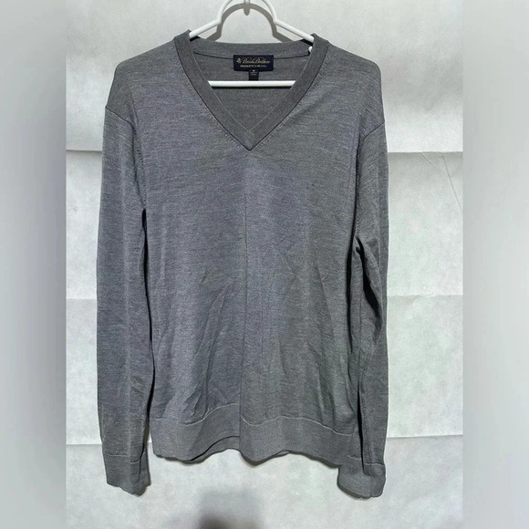 Brooks Brothers Other - Brooks Brothers Brookstech Merino Wool V-Neck Sweater Pullover Men’s M Gray NICE